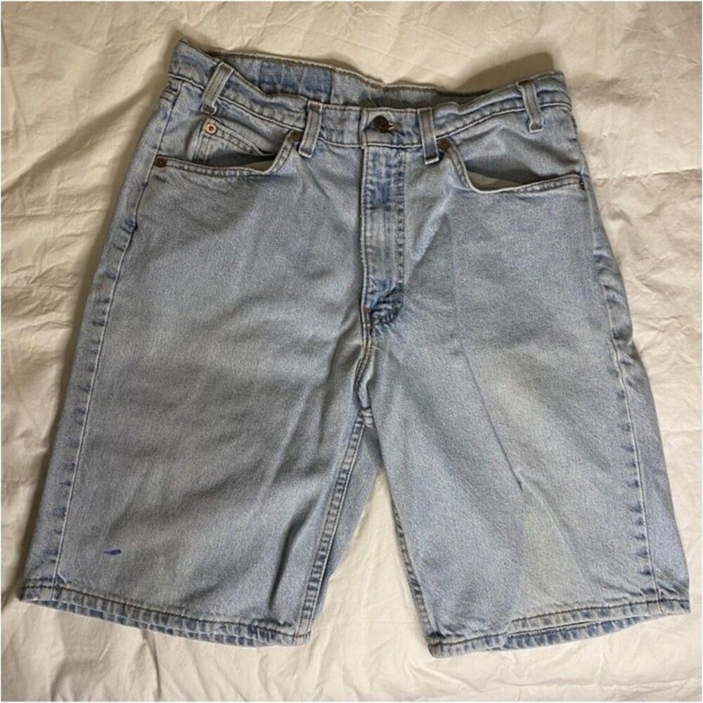 Vintage Levis 550 Shorts Mens 34 Made in USA Relaxed Fit Denim Light Wash 90s